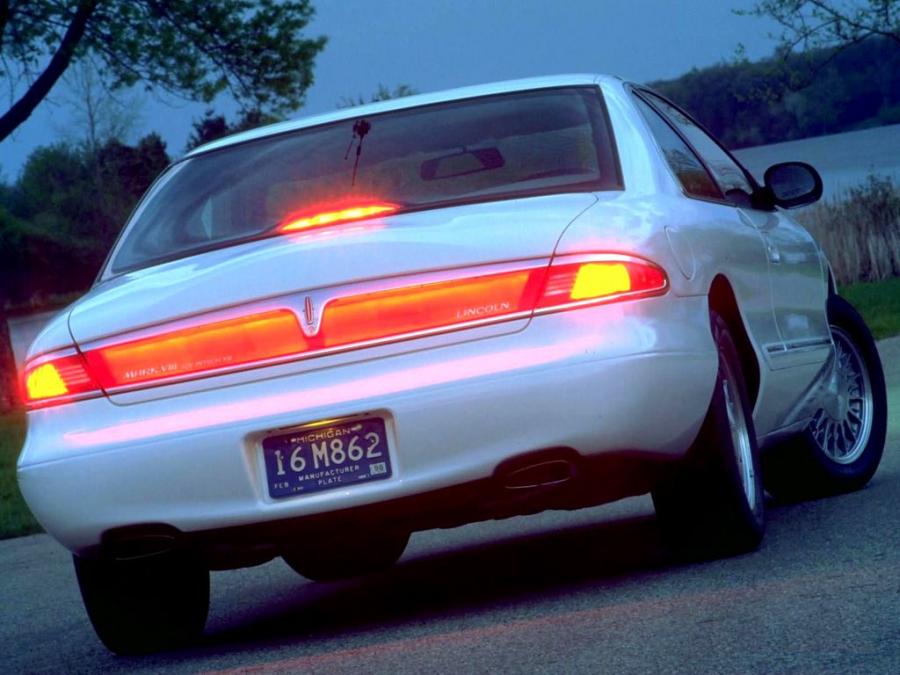  Lincoln Mark VIII 1997 года  (фото 2 из 7)